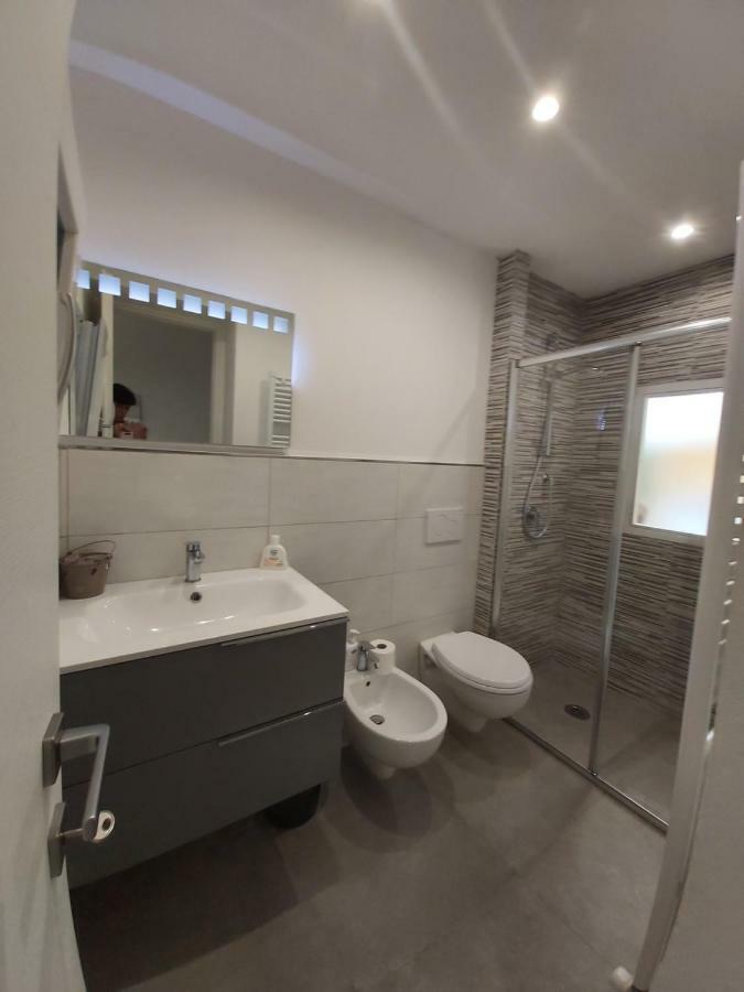 Helen Apartment Виареджо Екстериор снимка